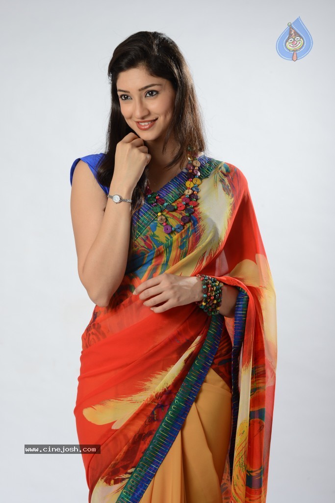 Tanvi Vyas Photo Gallery - 26 / 39 photos