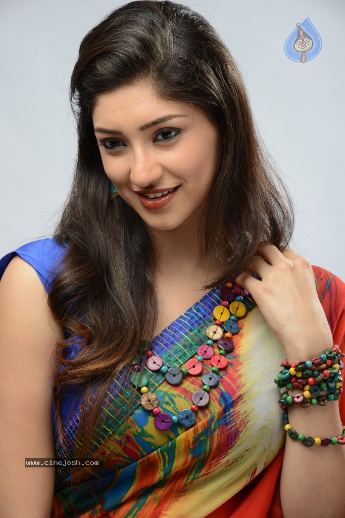 Tanvi Vyas Photo Gallery - 27 / 39 photos