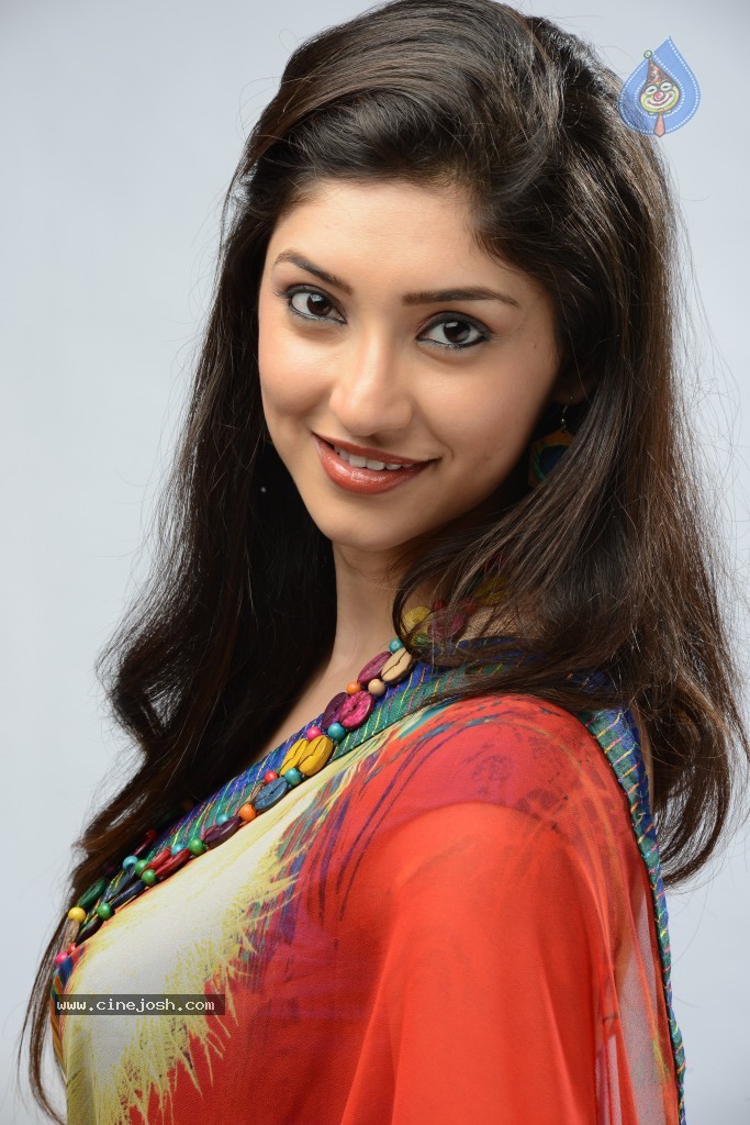 Tanvi Vyas Photo Gallery - 28 / 39 photos