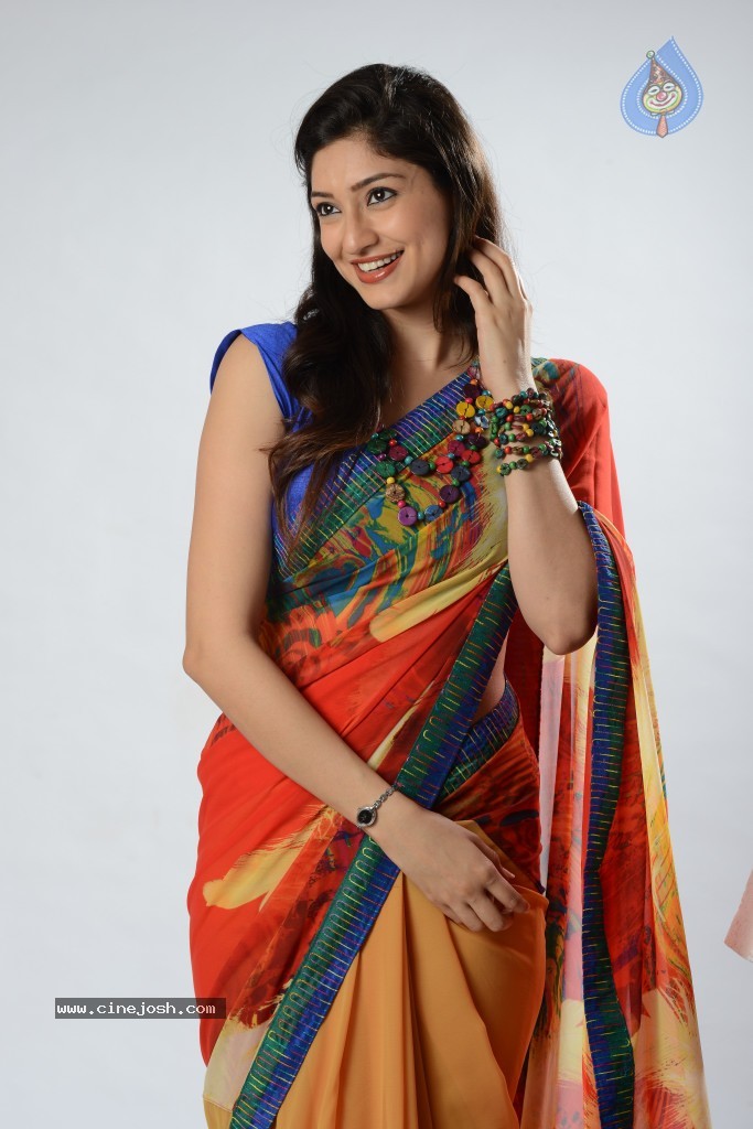 Tanvi Vyas Photo Gallery - 29 / 39 photos