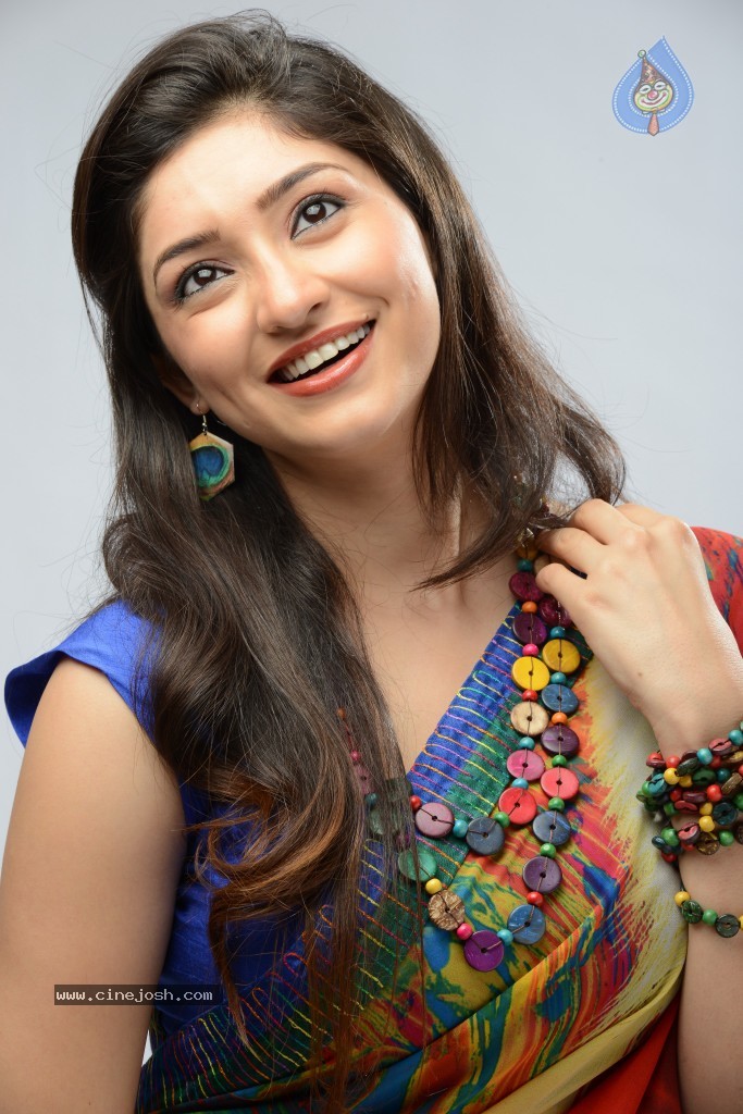 Tanvi Vyas Photo Gallery - 38 / 39 photos