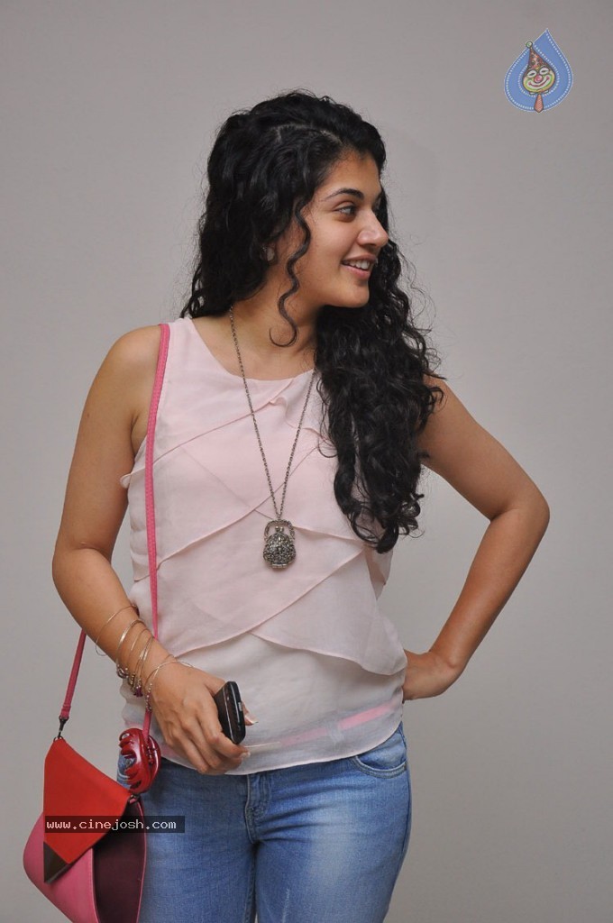 Tapsee Latest Pics - 13 / 29 photos