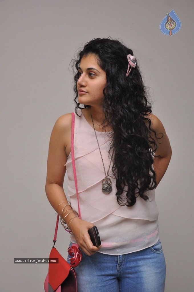 Tapsee Latest Pics - 20 / 29 photos