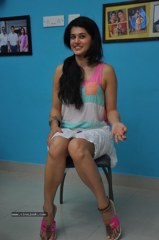 Tapsee New Photos - 19 / 55 photos