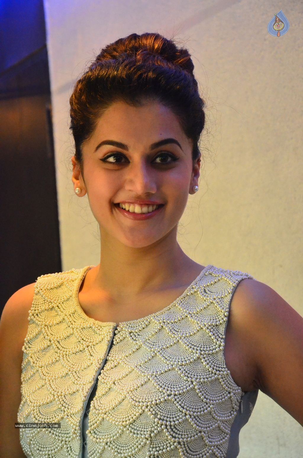 Tapsee New Photos - 18 / 27 photos