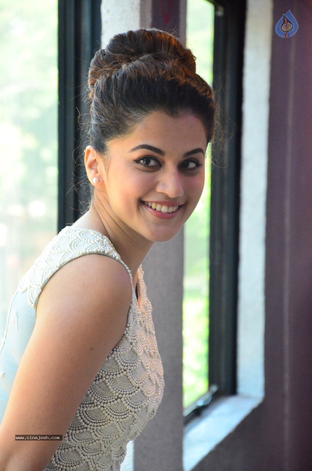 Tapsee New Photos - 19 / 27 photos