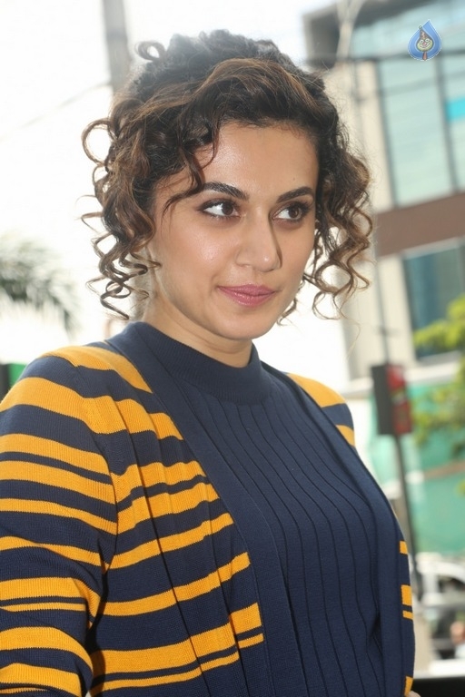 Taapsee Pannu New Pics - Photo 6 of 15