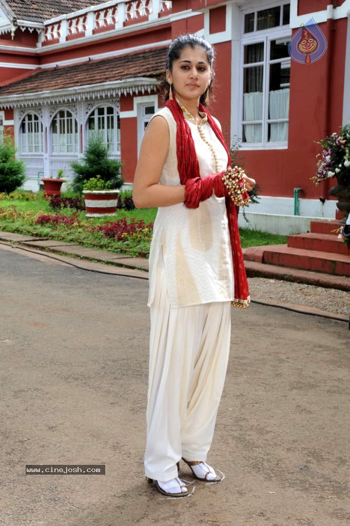 Tapsee Stills in Mr. Perfect Movie - 11 / 62 photos