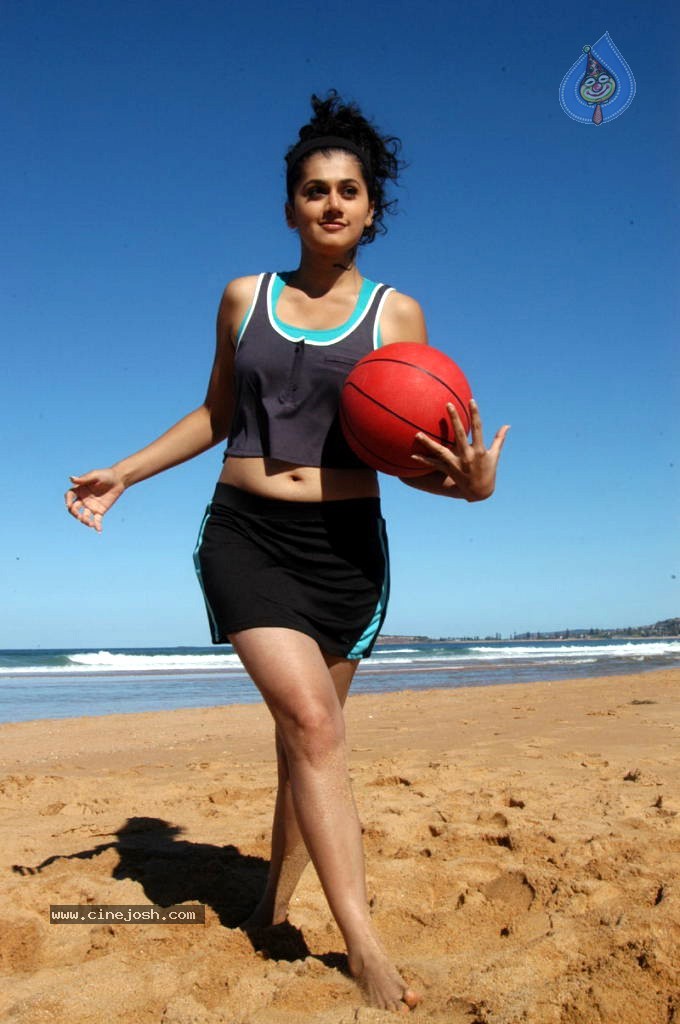 Tapsee Stills in Mr. Perfect Movie - 16 / 62 photos