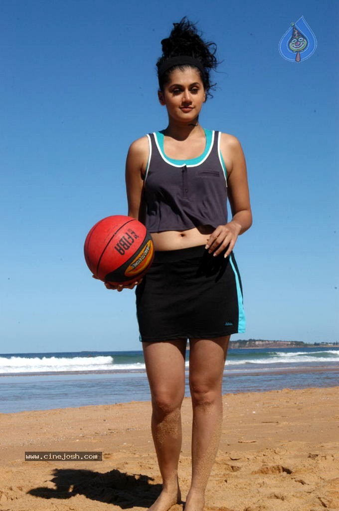 Tapsee Stills in Mr. Perfect Movie - 50 / 62 photos