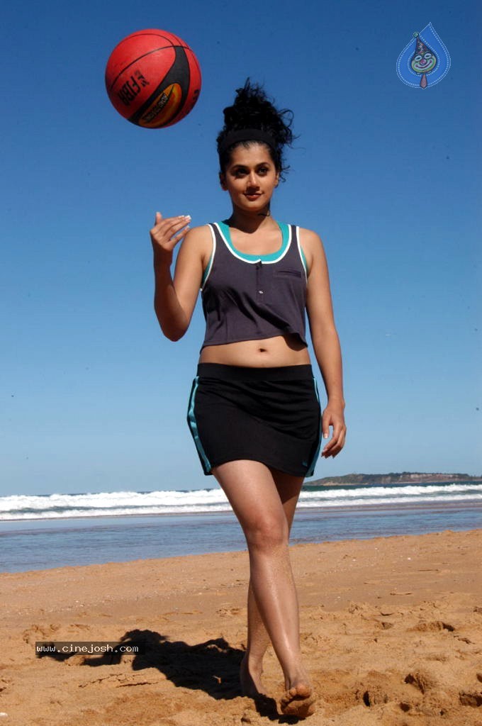 Tapsee Stills in Mr. Perfect Movie - 55 / 62 photos