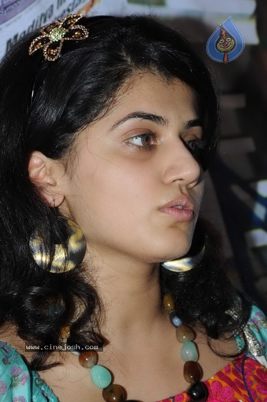 Tapsee visits Nizam College Grounds - 35 / 72 photos