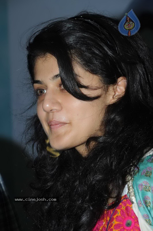 Tapsee visits Nizam College Grounds - 42 / 72 photos