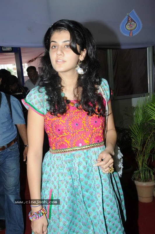Tapsee visits Nizam College Grounds - 45 / 72 photos