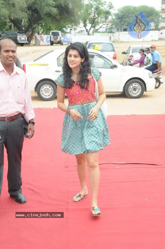 Tapsee visits Nizam College Grounds - 57 / 72 photos