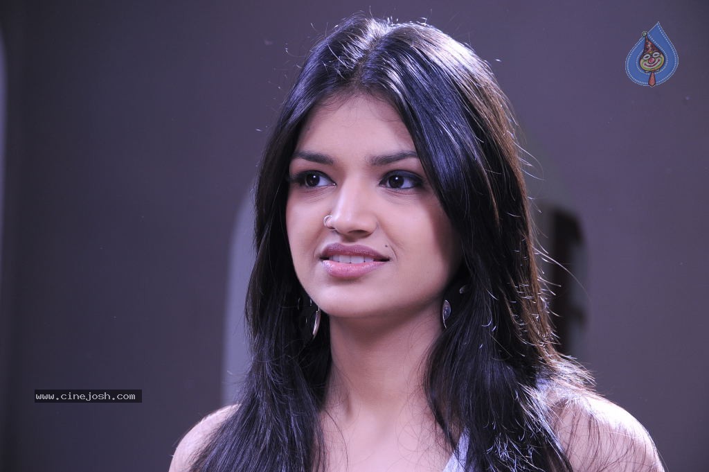 Tara Alisha Hot Stills - 32 / 58 photos