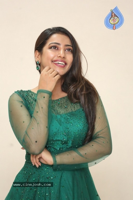 Tarunika Singh New Pics - 6 / 18 photos