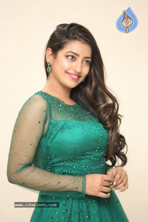 Tarunika Singh New Pics - 9 / 18 photos