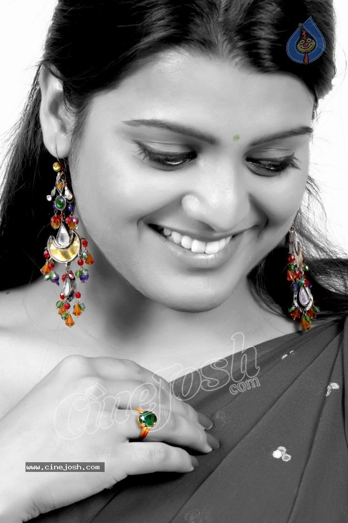 Tashu Kaushik Cute Stills - 18 / 152 photos