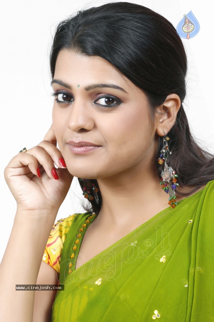 Tashu Kaushik Cute Stills - 28 / 152 photos