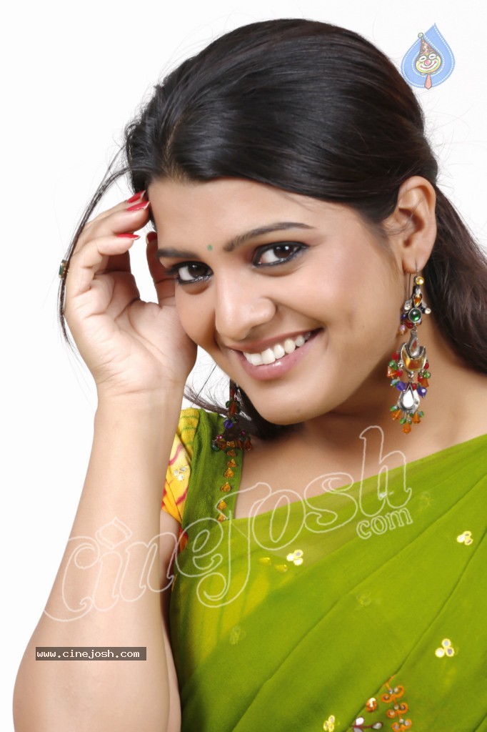 Tashu Kaushik Cute Stills - 42 / 152 photos