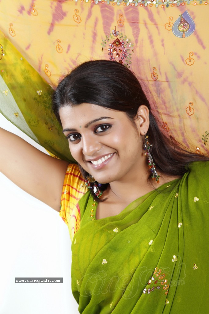 Tashu Kaushik Cute Stills - 74 / 152 photos