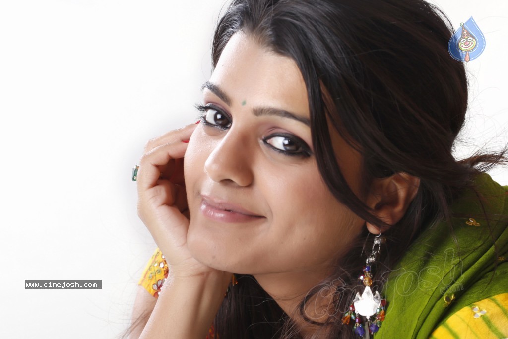 Tashu Kaushik Cute Stills - 78 / 152 photos