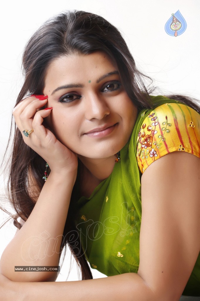 Tashu Kaushik Cute Stills - 81 / 152 photos