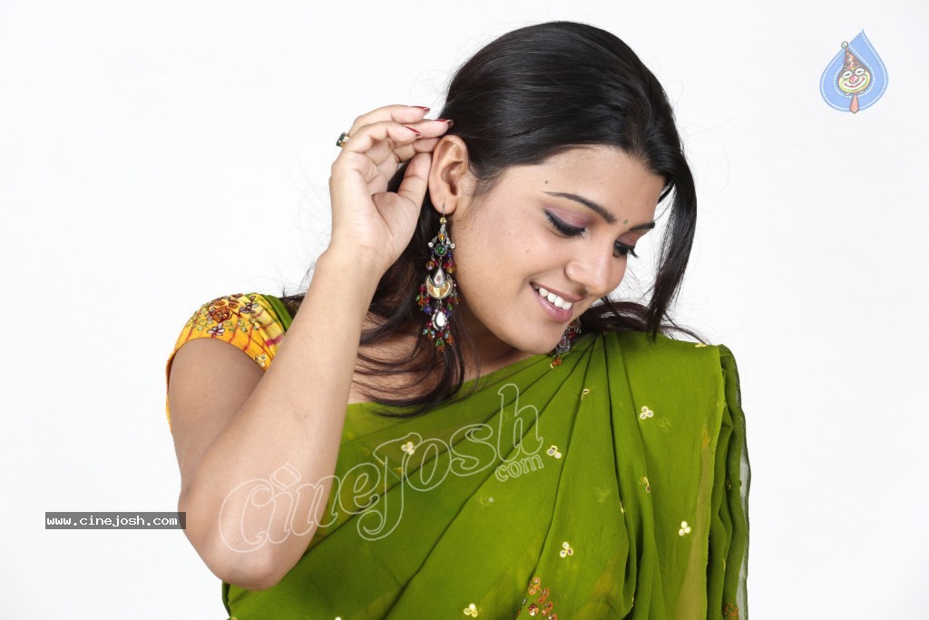 Tashu Kaushik Cute Stills - 105 / 152 photos