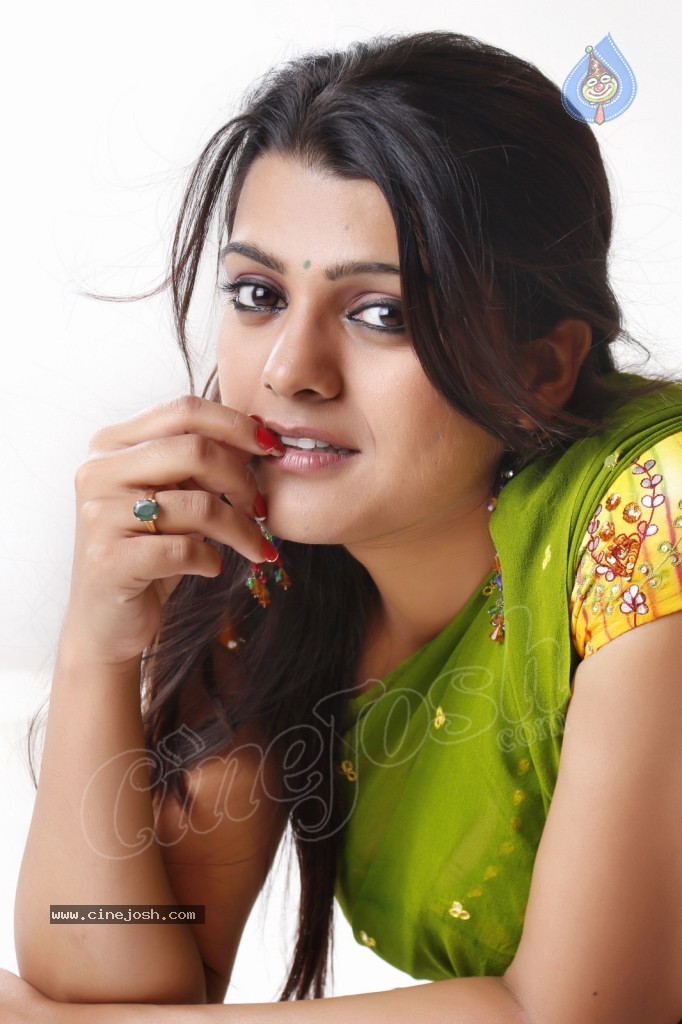 Tashu Kaushik Cute Stills - 119 / 152 photos