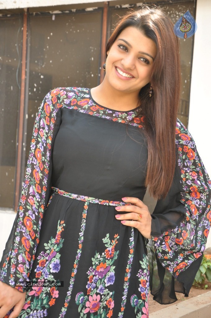 Tashu Kaushik Latest Gallery - 34 / 103 photos