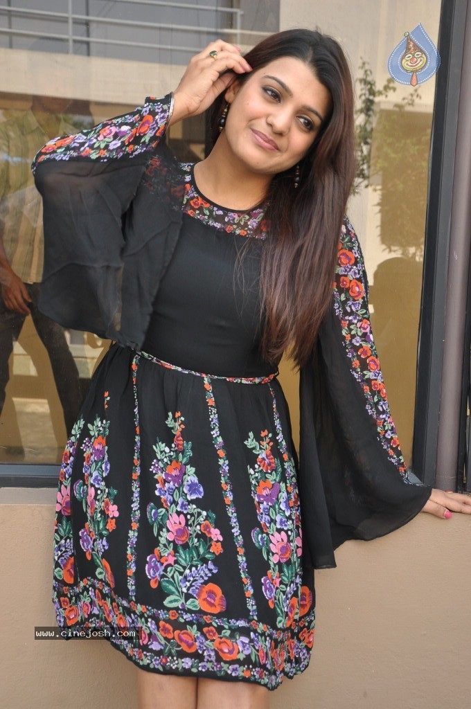 Tashu Kaushik Latest Gallery - 61 / 103 photos