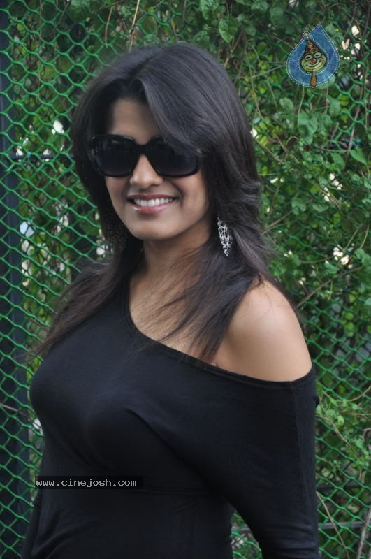 Tashu Kaushik Latest Photos - 5 / 76 photos