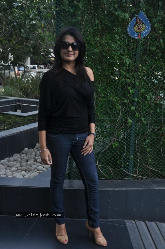 Tashu Kaushik Latest Photos - 9 / 76 photos