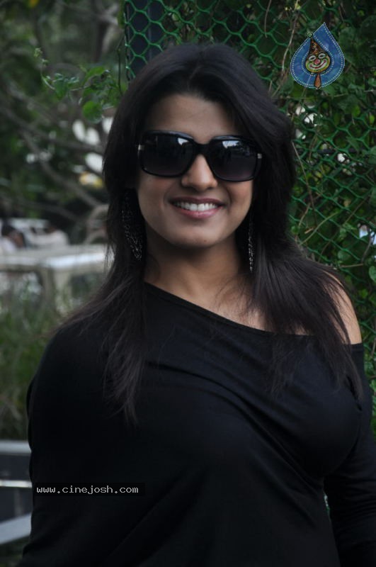 Tashu Kaushik Latest Photos - 18 / 76 photos