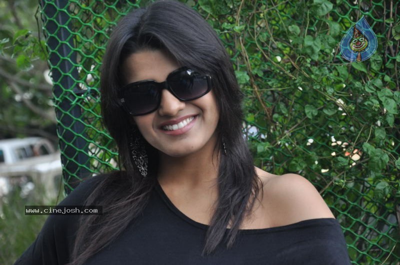 Tashu Kaushik Latest Photos - 22 / 76 photos