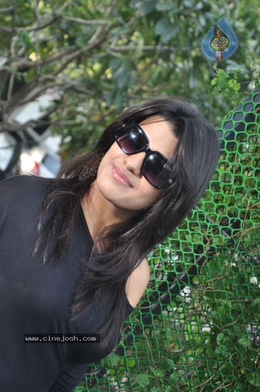 Tashu Kaushik Latest Photos - 39 / 76 photos