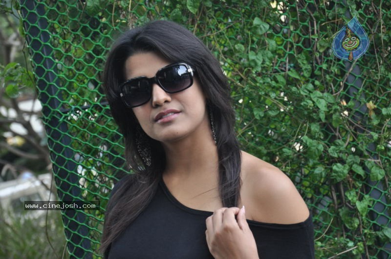 Tashu Kaushik Latest Photos - 63 / 76 photos