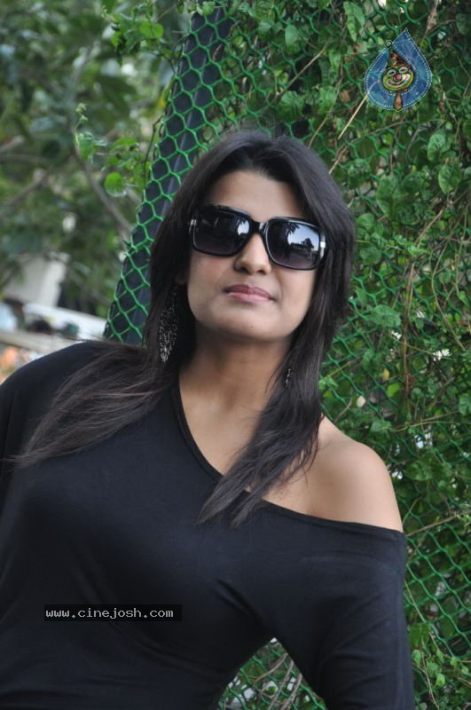 Tashu Kaushik Latest Photos - 65 / 76 photos