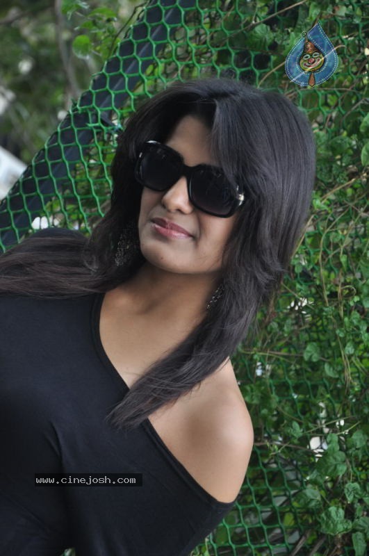 Tashu Kaushik Latest Photos - 67 / 76 photos