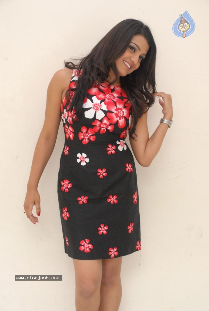 Tashu Kaushik Latest Photos - 34 / 65 photos