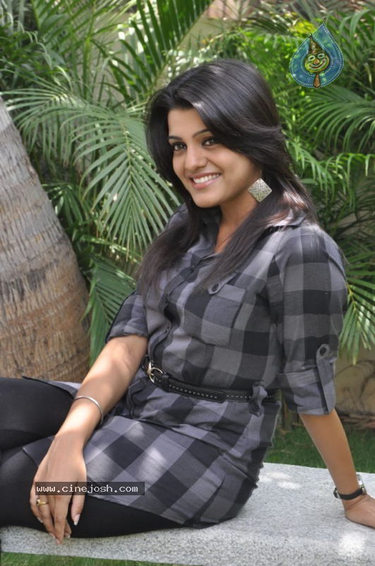 Tashu Kaushik Latest Stills - 32 / 128 photos