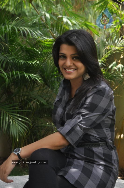 Tashu Kaushik Latest Stills - 123 / 128 photos
