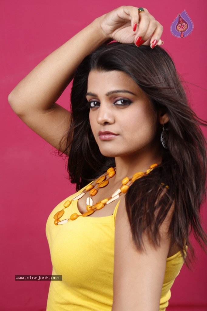 Tashu Kaushik New Hot Gallery - 22 / 132 photos