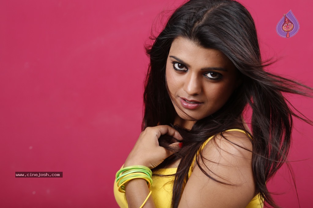 Tashu Kaushik New Hot Gallery - 99 / 132 photos