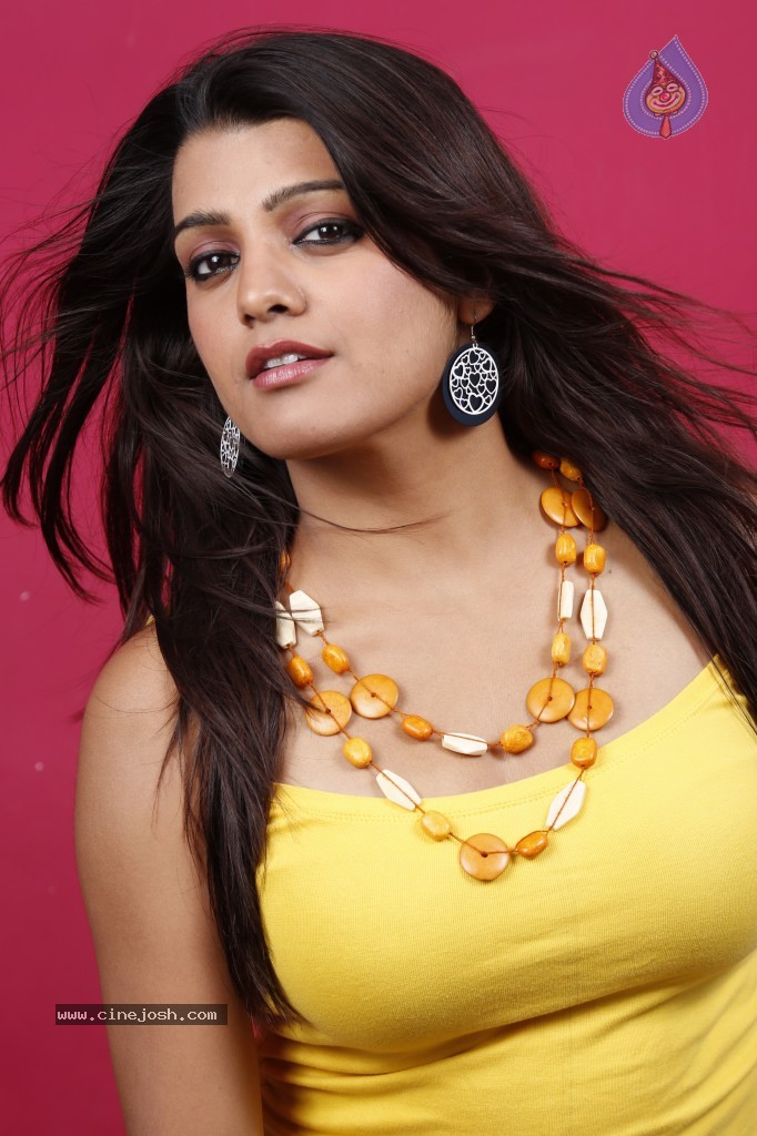 Tashu Kaushik New Hot Gallery - 121 / 132 photos