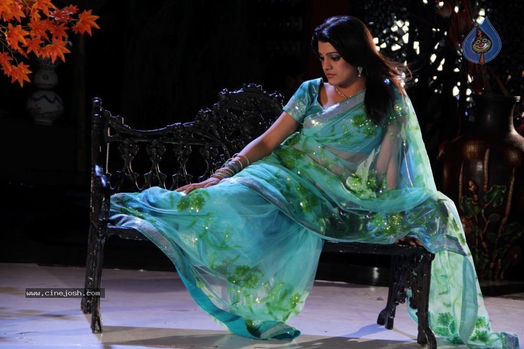 Tashu Kaushik New Pics - 26 / 68 photos