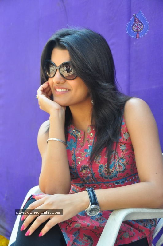 Tashu Kaushik New Stills - 38 / 50 photos