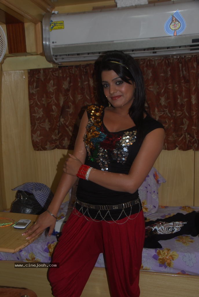 Tashu Kaushik New Stills - 29 / 30 photos