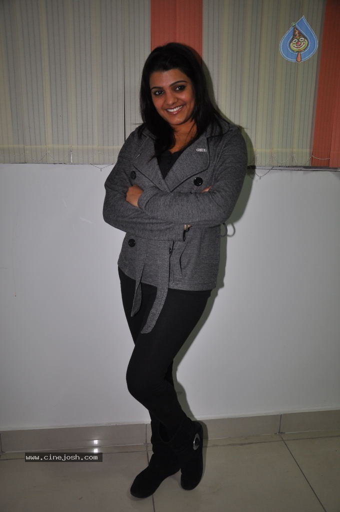 Tashu Kaushik New Stills - 20 / 76 photos